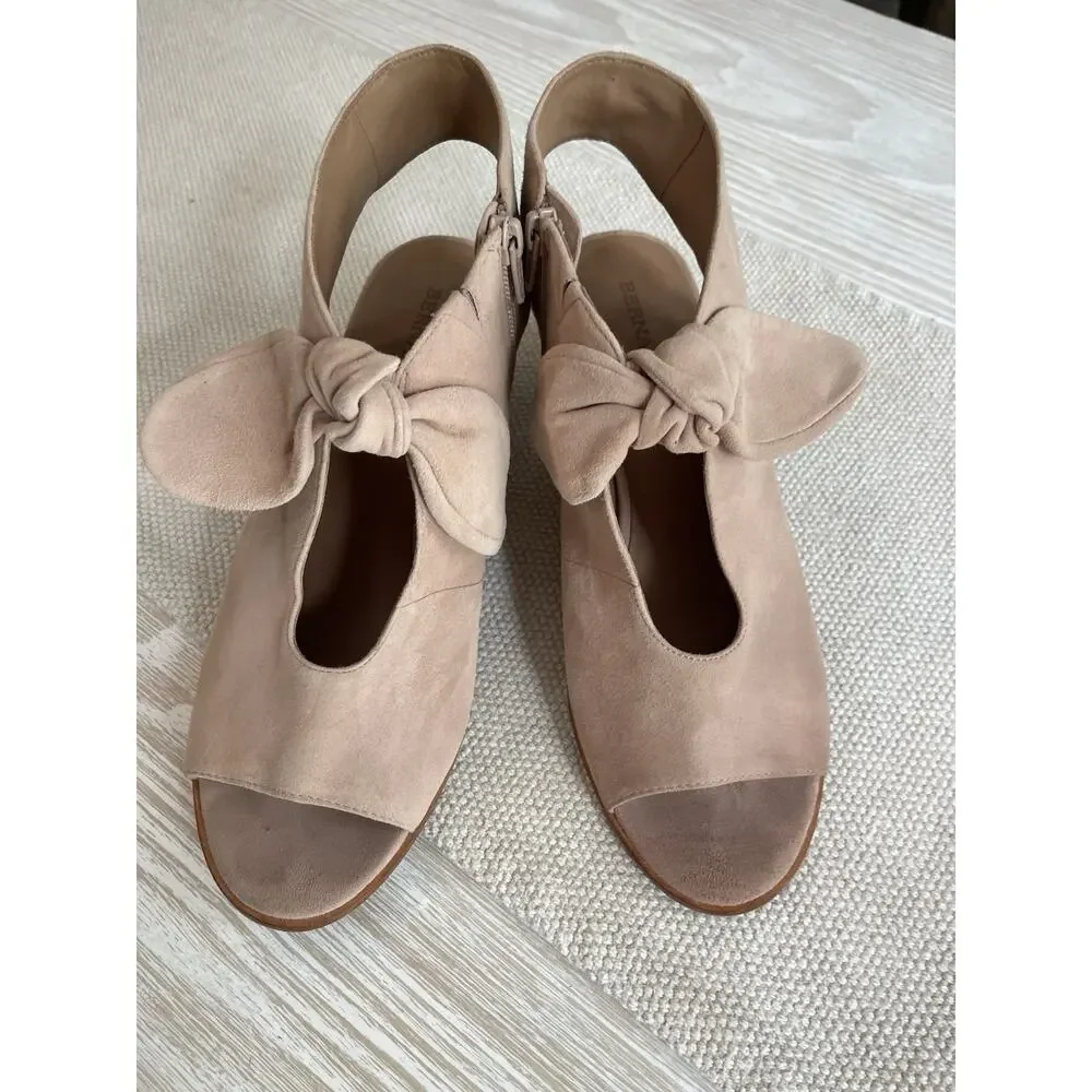 Bernardo Luna Bow Shooties Sandals booties Lizzie Soft pink suede w/ Zip Sz 10